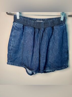 Good American Denim Smocked Waist Shorts Size 2 — Sustainable Summer Denim Comfy